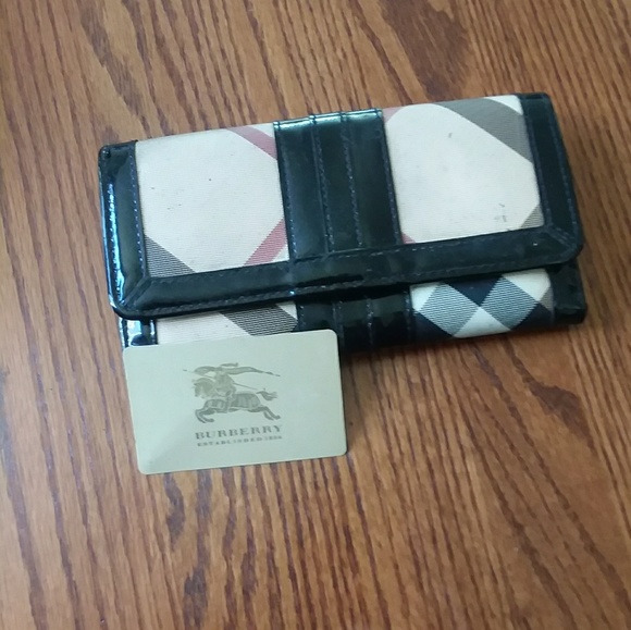 Burberry patent wallet - Picture 1 of 2